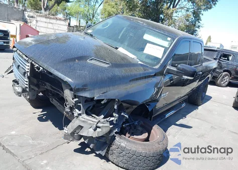 2014 Ram 1500 Sport из США, поврежденный, VIN 1C6RR6UT6ES185355